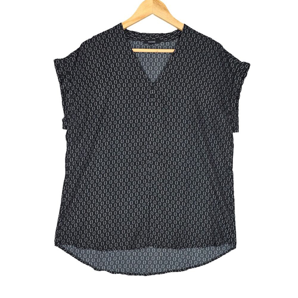 PLEIONE SHORT‑SLEEVE BLOUSE – BLACK WITH GRAY GEOMETRIC PATTERN – SIZE LARGE